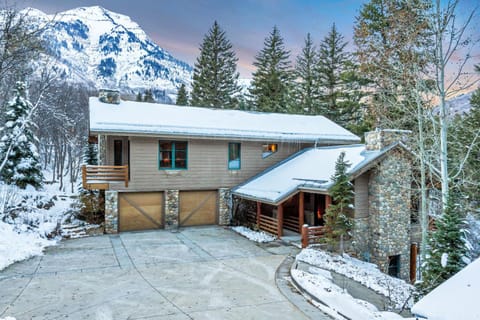 Sundance Splendor- 5-Bed Cabin Oasis with Majestic Mountain Views Cabin in Sundance