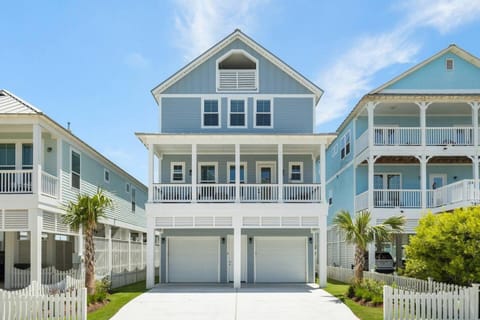 Property building, Day, Street view