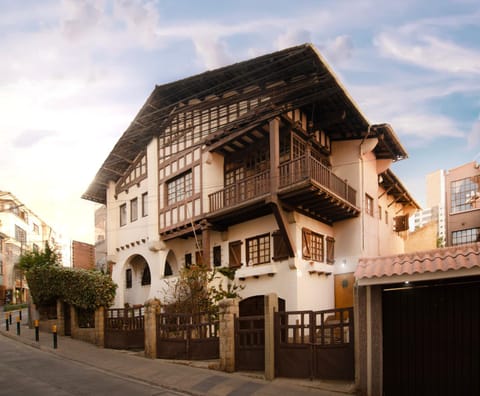 Property building, Day, Landmark view