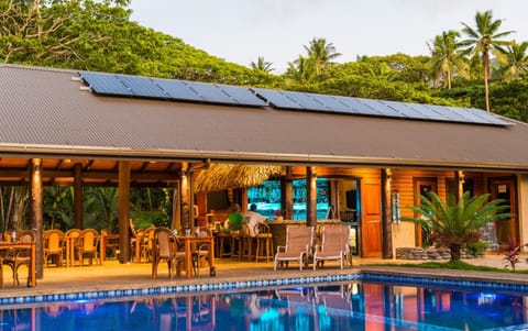 Patio, Restaurant/places to eat, Facade/entrance, Day, View (from property/room), Lobby or reception, Lounge or bar, Lounge or bar, Banquet/Function facilities, Street view, Swimming pool, Swimming pool