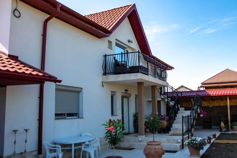 Property building, Balcony/Terrace