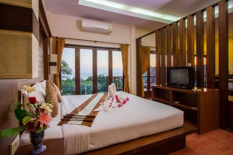 Photo of the whole room, Bedroom, towels, air conditioner