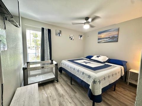 Games Haven with Crib Mins from AT&T, Sixflags, UTA, GlobeLife, AmericanAirlinesCenter Apartment in Arlington