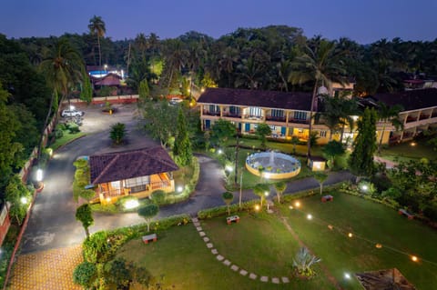 Property building, Natural landscape, Bird's eye view, Garden, Garden view