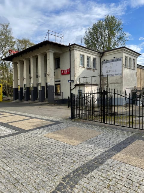 Pokoje gościnne W Starym Kinie Apartment in Pomeranian Voivodeship