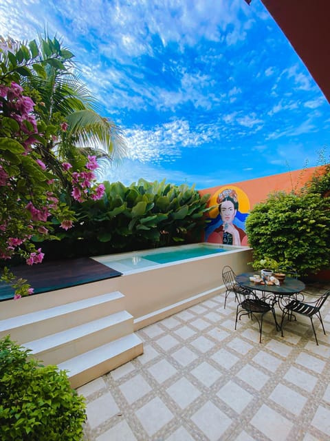 Swimming pool, Breakfast