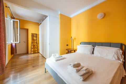 Bed, Photo of the whole room, Bedroom, towels, wardrobe