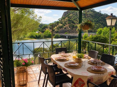 Off site, Balcony/Terrace, Lake view, Mountain view
