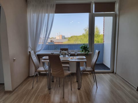 Balcony/Terrace, Living room, Seating area, Dining area