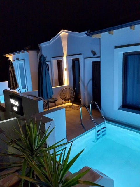 Property building, Swimming pool