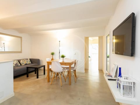 TV and multimedia, Kitchen or kitchenette, Living room, Seating area