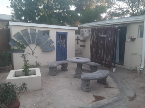 Inner courtyard view, Internal: Not applicable to any particular room