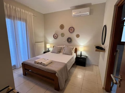 Bedroom, air conditioner