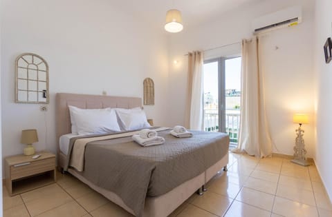 Bed, Photo of the whole room, Bedroom, towels, air conditioner