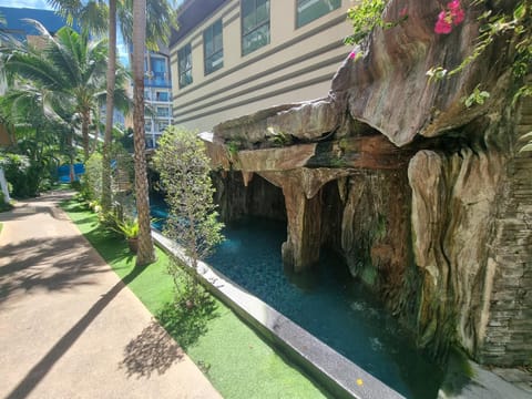 Garden, Swimming pool