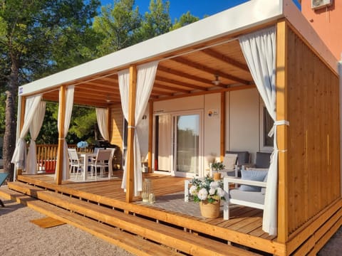 Mobile Home Blue Charm Camping Dalmata Orebić House in Dubrovnik-Neretva County