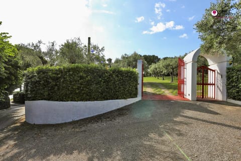 Property building, Natural landscape, Garden view