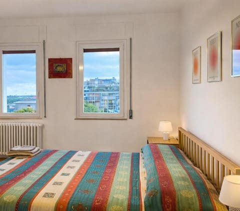 Bed, Natural landscape, Photo of the whole room, Bedroom