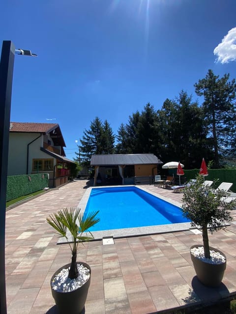 Swimming pool