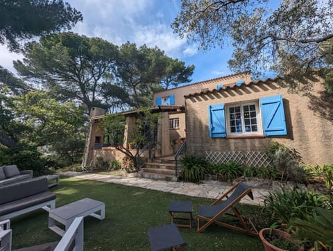 Maison provençale 4 chambres entre Six Fours les plages et les Sablettes Villa in La Seyne-sur-Mer