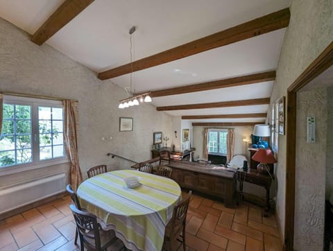 Maison provençale 4 chambres entre Six Fours les plages et les Sablettes Villa in La Seyne-sur-Mer