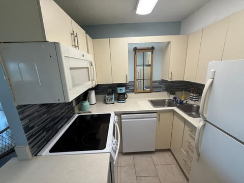 Oceanfront condo, ocean view and indoor pool House in Virginia Beach