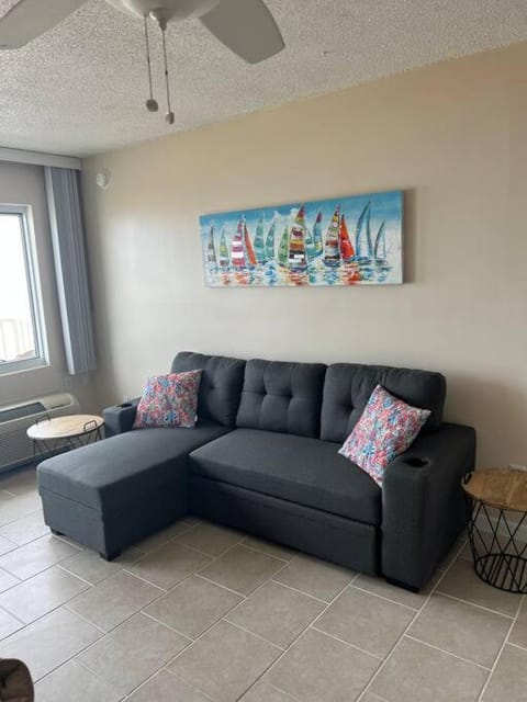 Oceanfront condo, ocean view and indoor pool House in Virginia Beach