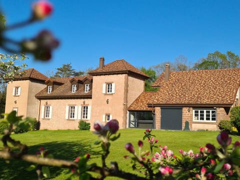 Property building, Garden view