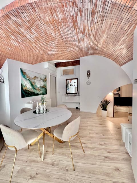 L'Arco sul Lago - Deluxe Apartment House in Province of Brescia