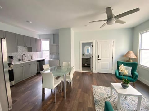 Bathroom, Kitchen or kitchenette, Living room, Dining area, oven, pet friendly