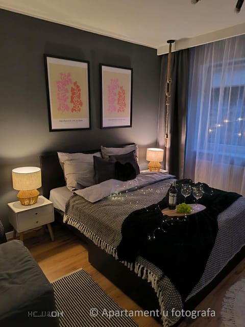 Bed, Photo of the whole room