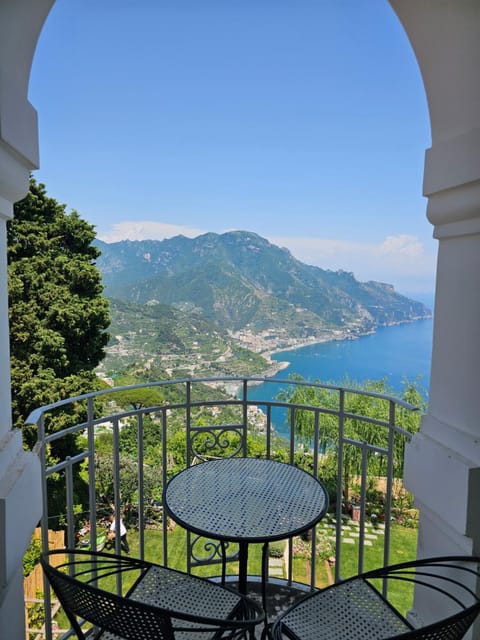 Day, Natural landscape, Dining area, Mountain view, Sea view