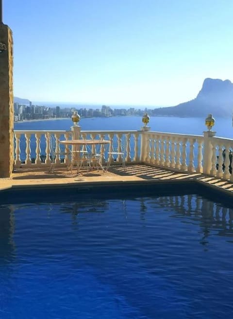 Villa Fantastica con vistas a la bahia y con pisciana Villa in Calp