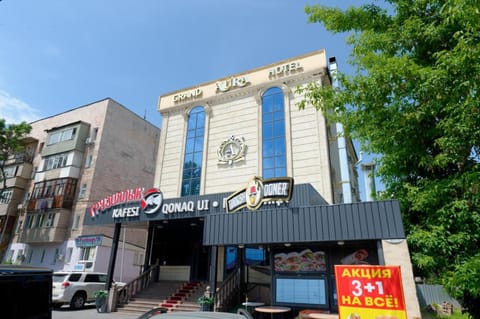 Property building, Day