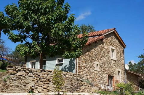 Le Poulailler House in Auvergne-Rhône-Alpes