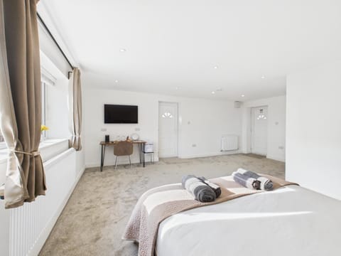 Jays modern guest house Bed and Breakfast in Metropolitan Borough of Solihull