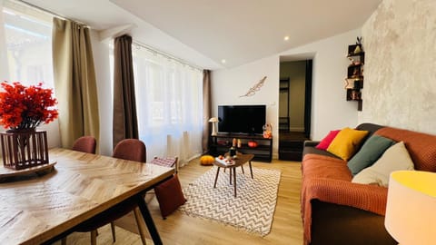 Communal lounge/ TV room, TV and multimedia, Living room