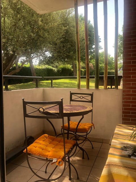 Day, Garden, View (from property/room), Balcony/Terrace, Seating area, Dining area, Garden view