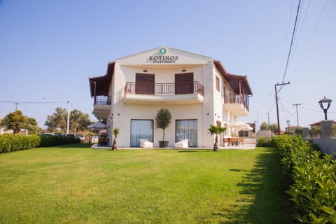 Property building, Garden, Garden view