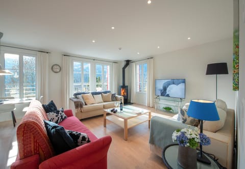 Communal lounge/ TV room, Living room