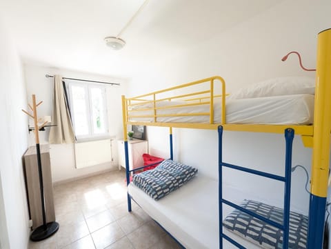 Bed, Photo of the whole room, Bedroom, bunk bed