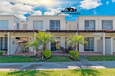 Property building, Balcony/Terrace, Garden view