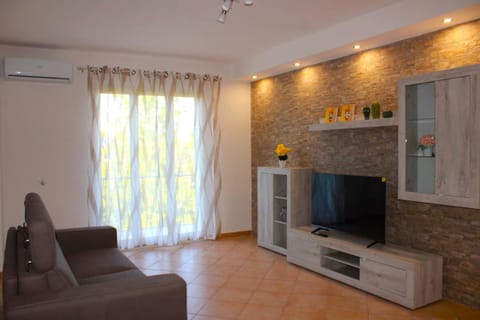 TV and multimedia, Living room, air conditioner