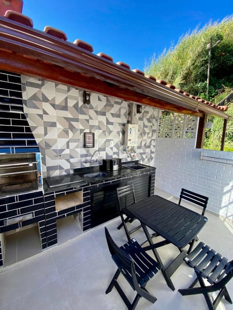 Day, BBQ facilities, View (from property/room), Balcony/Terrace, Dining area