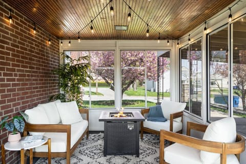 4 Bed 3 bath Boutique Home Near OSU, Crew Stadium, Short North, COSI, & Downtown House in Grandview Heights