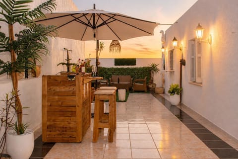 Patio, Dining area