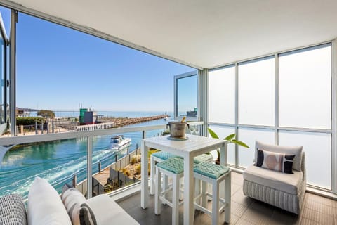 Patio, Day, Activities, Balcony/Terrace, Seating area, River view, Sea view