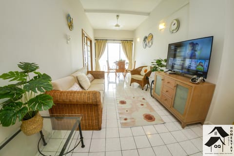 Communal lounge/ TV room, TV and multimedia, Living room, Seating area, Evening entertainment