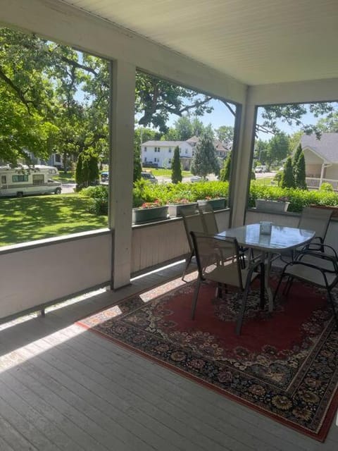 19 century Victorian Home Apartment in Des Moines