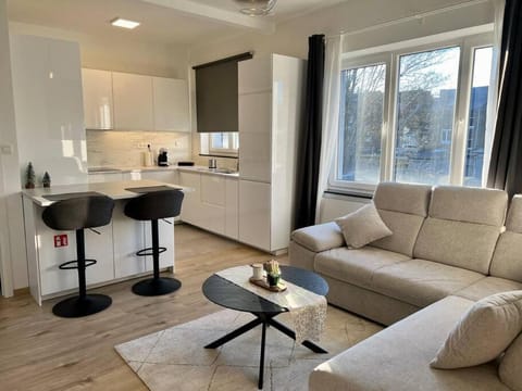 Modern Business Flat - Courts et moyens séjours Apartment in Liège